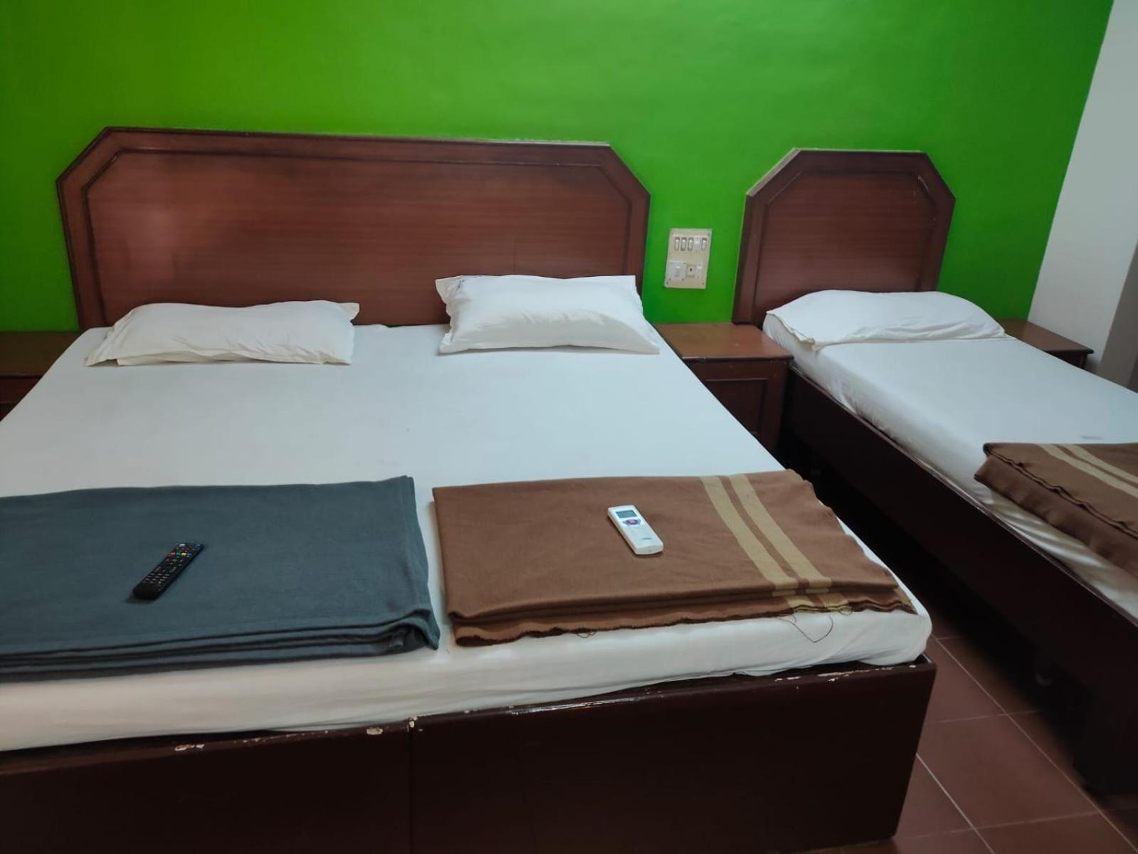 Anjana Hotels Theni Zewnętrze zdjęcie