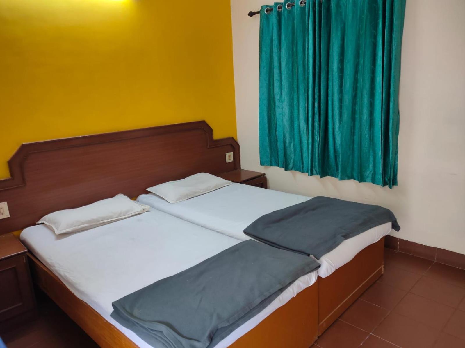Anjana Hotels Theni Zewnętrze zdjęcie