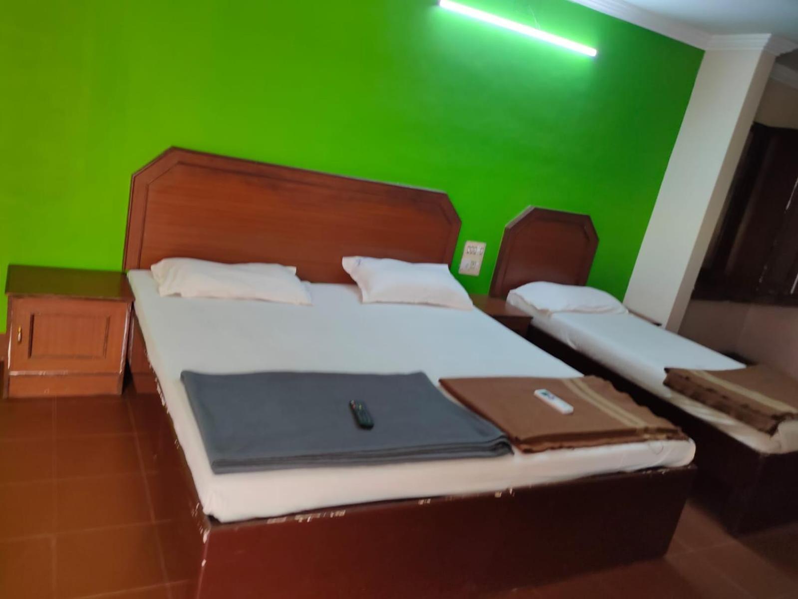 Anjana Hotels Theni Zewnętrze zdjęcie